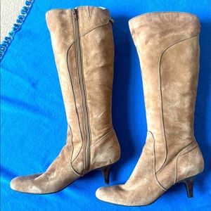Bandolino, beige suede boots, size 9.5, light use